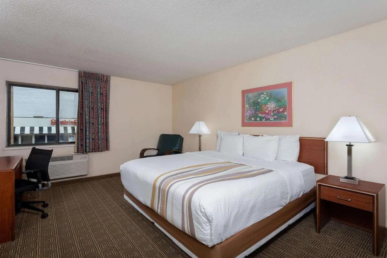 La Quinta Inn By Wyndham Indianapolis East-Post Drive Exteriör bild