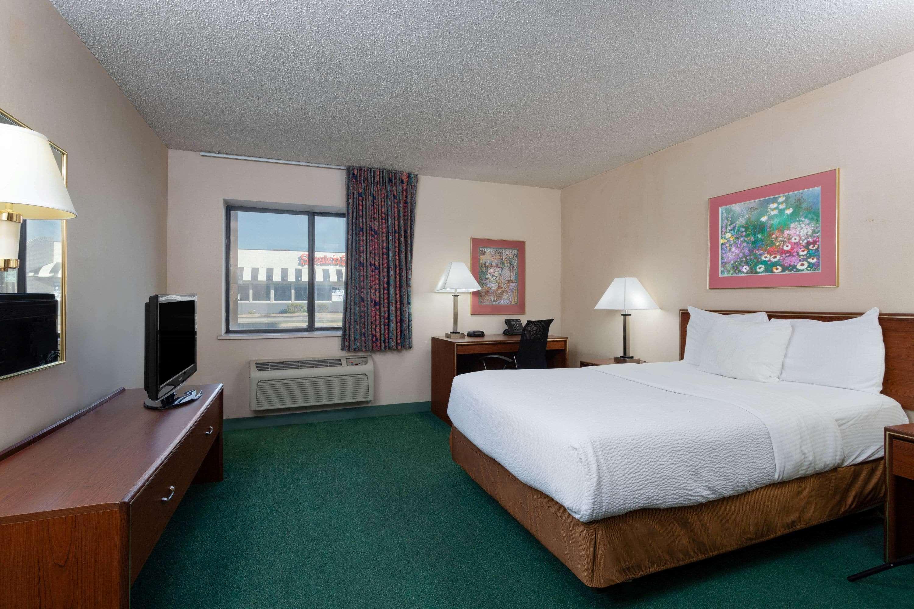 La Quinta Inn By Wyndham Indianapolis East-Post Drive Exteriör bild