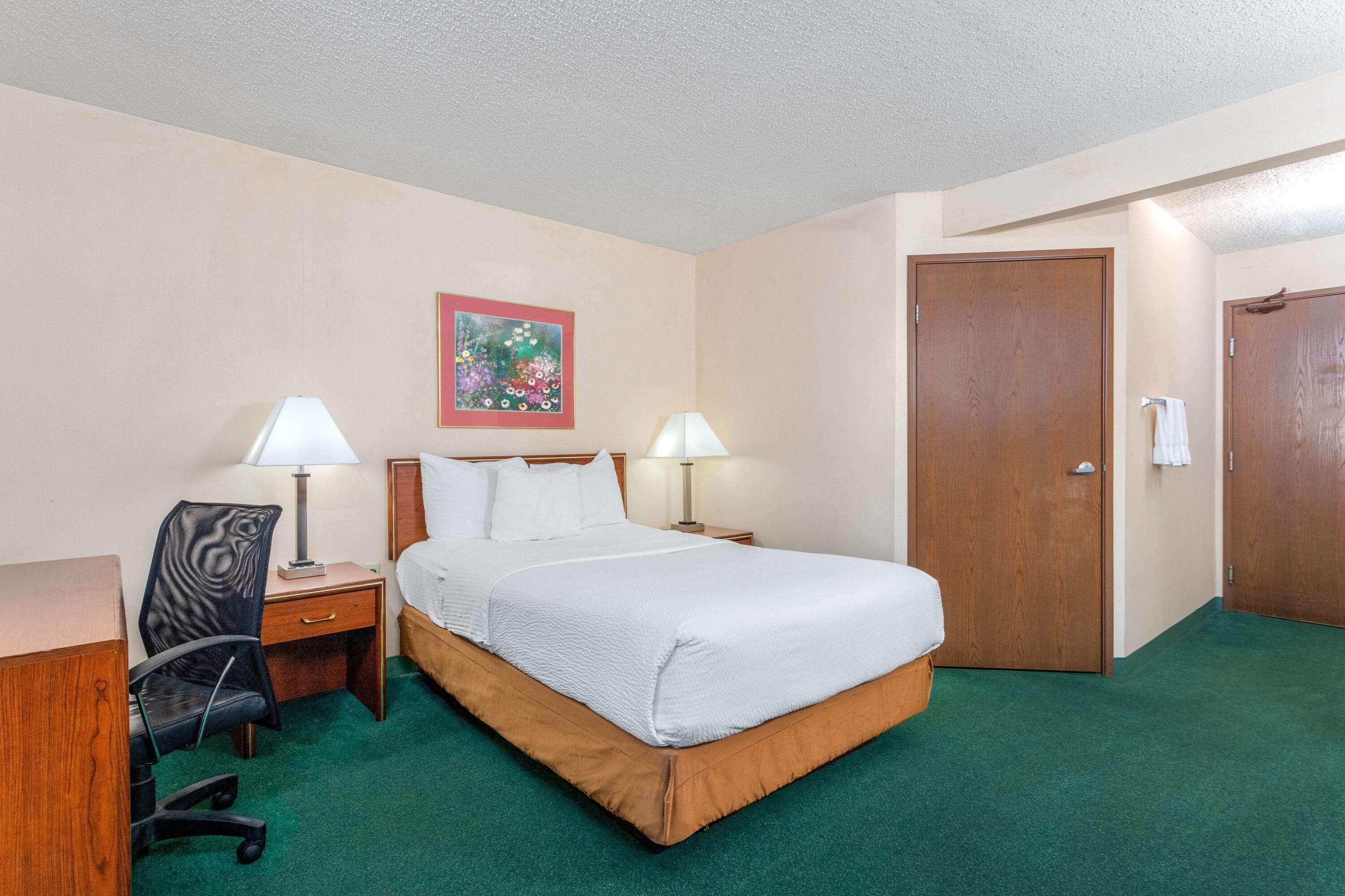 La Quinta Inn By Wyndham Indianapolis East-Post Drive Exteriör bild