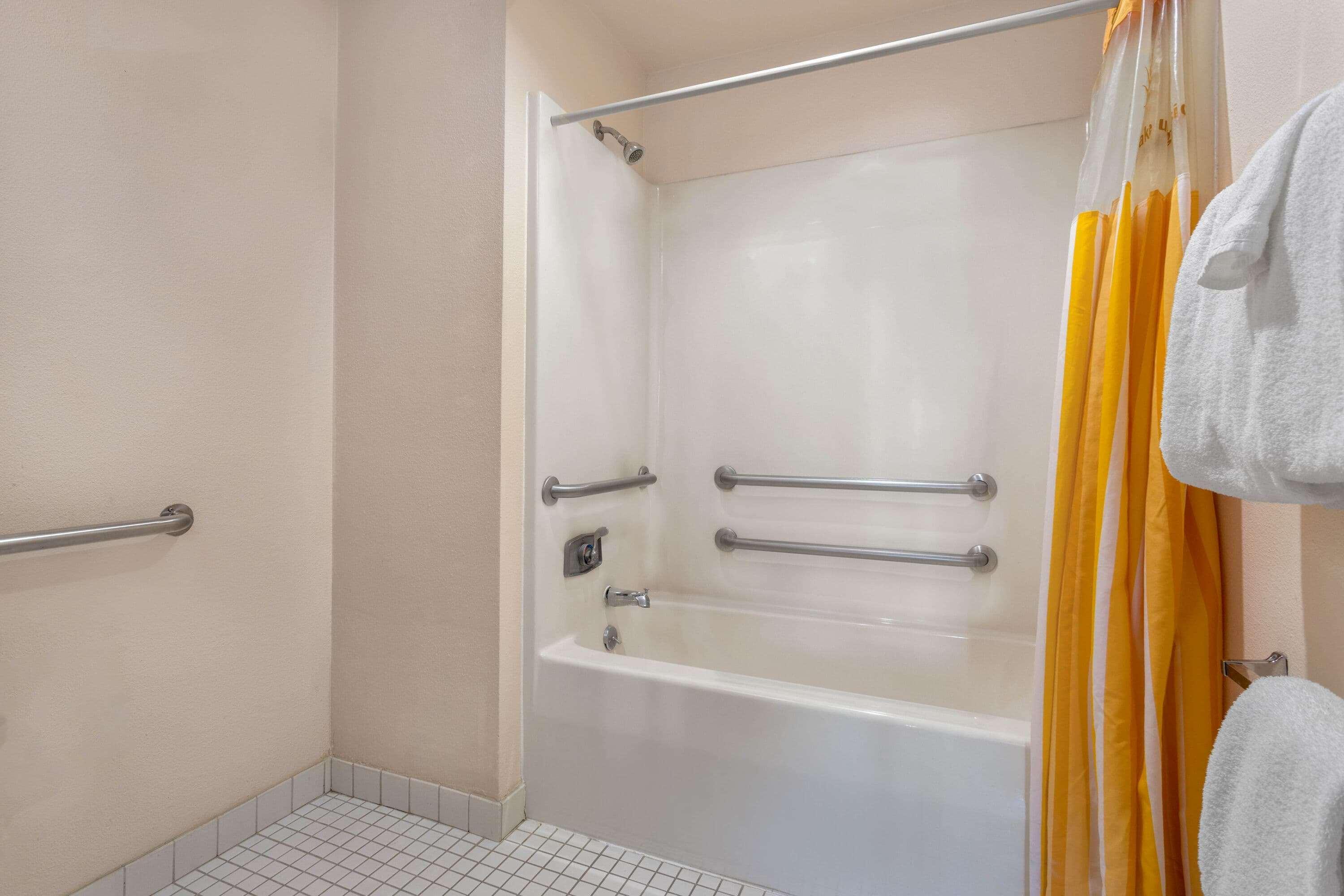 La Quinta Inn By Wyndham Indianapolis East-Post Drive Exteriör bild