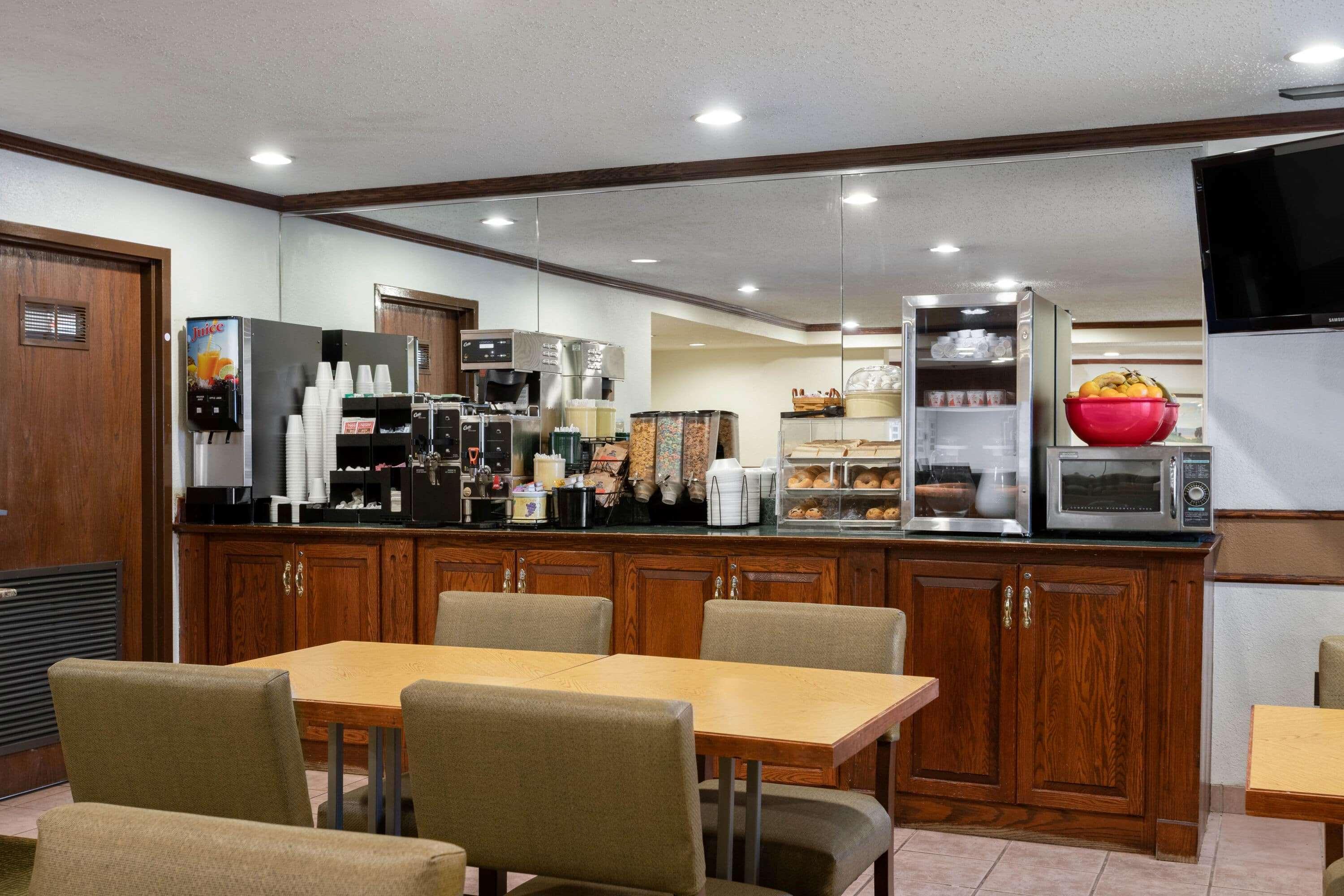 La Quinta Inn By Wyndham Indianapolis East-Post Drive Exteriör bild